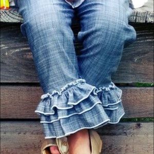 Cheeky Plum Chambray Ruffle Pant, Size 6. Worn once, like new condition.